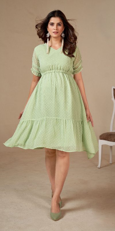 Aesthetically Pleasing Light Green Color Georgette Butti Kurti