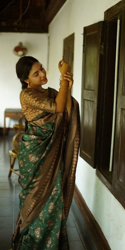 Cute Green Color Soft Lichi Silk Ordinary Design Work Pallu Saree