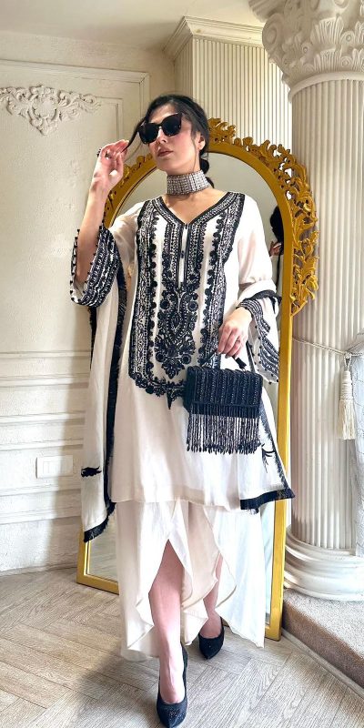 Peaceful White Color Faux Georgette Thread Work Salwar Suit