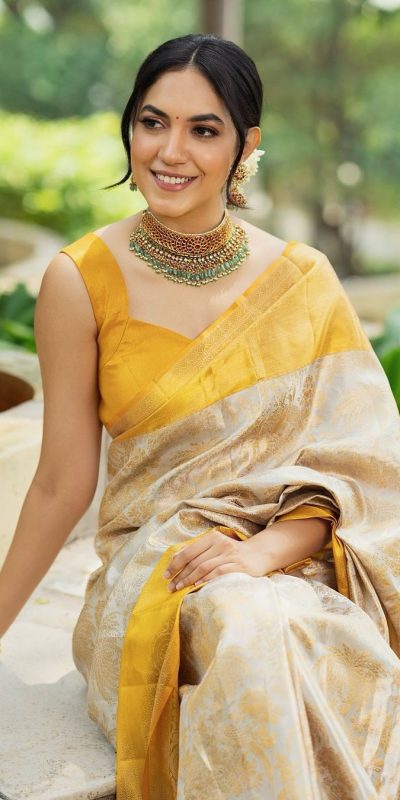 KP 5068 Golden Color Soft Lichi Silk Cloth Beautiful Rich Pallu Saree Casual, Party, Wedding, Festive, Events Etc. Expected Delivery 4-6 Working Days @1449/ | Designer Sarees, Sarees, Bollywood Sarees, Creative Sarees, Embroidered Sarees, Ethnic Saree, Modern Digital sarees, Party Wear Sarees