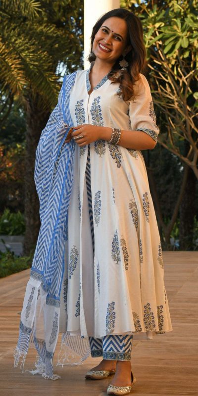 Glamorous White Color Viscose Cotton Printed Work Salwar Suit