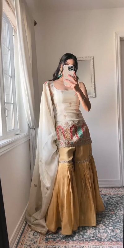 Stylish White Color Pure Chinnon Silk Embroidery Salwar Suit