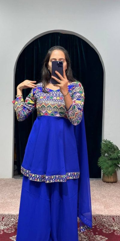 Sublime Royal Blue Color Georgette Heavy Embroidery Salwar Suit