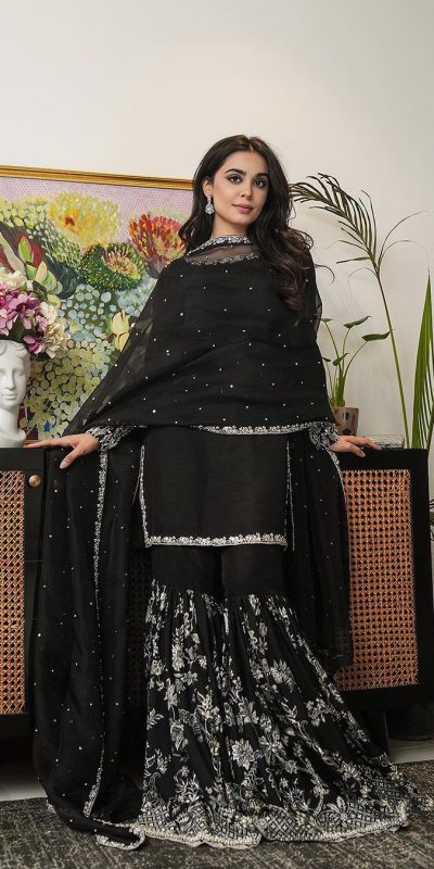 Dazzling Black Color Georgette Thread Sequence Salwar Suit