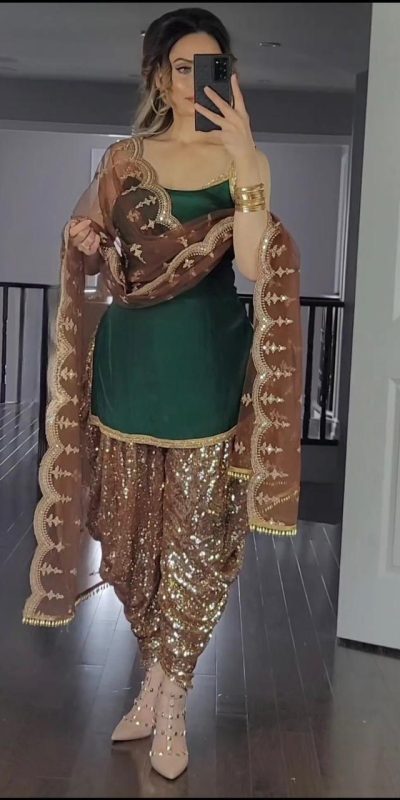 Graceful Green Color Faux Georgette Embroidery Salwar Suit