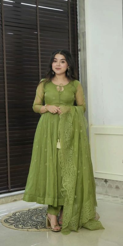 SRK 5184 Green Color Georgette Embroidery Work Salwar Suit Wedding, Party, Festive, Events Expected Delivery 4-6 Working Days @ 2049/- | Jump Suits, Salwar suit, Casual Suits, Creative suits, Designer Suits, Palazzo Suits, Party Wear Suits, Patiala Suits, Straight Suits