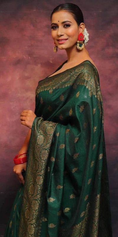 KP 6010 Green Soft Lichi Silk Jacquard Saree Perfect for Wedding, Party, Traditional Day, Family Gatherings, Sangeet . Grab it for ₹1349. Delivery 4-6 W | Designer Sarees, Embroidered Sarees, Sarees, Bollywood Sarees, Creative Sarees, Ethnic Saree, Modern Digital sarees, Party Wear Sarees