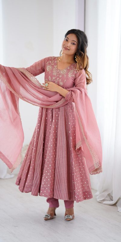 SRK 5293 Peach With Crunchy Silk With Fully Flair with Lace Work & Embroidery Work Anarkali Gown . Introductory Price ₹2149. Delivery 4-6 Worki | Gowns, Bollywood Gowns, Creative Gowns, Designer Gowns, Embroidered Gowns, Party Wear Gowns