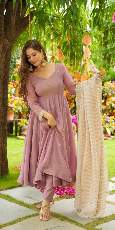 SRK 5298 Pink Faux Georgette With Embroidery Work With Fancy Full Sleeve Gown Perfect for Wedding, Party, Pooja, Mehendi, Traditional Day . Best Price 1999 | Gowns, Bollywood Gowns, Creative Gowns, Designer Gowns, Embroidered Gowns, Party Wear Gowns