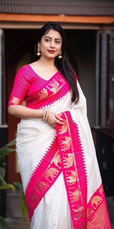 KP 5078 Pink Color Soft Lichi Silk with Lace Work & Lace Border. Saree Best Price ₹1449. Delivery 4-6 Working Days. Shop now. | Designer Sarees, Embroidered Sarees, Sarees, Bollywood Sarees, Creative Sarees, Ethnic Saree, Modern Digital sarees, Party Wear Sarees