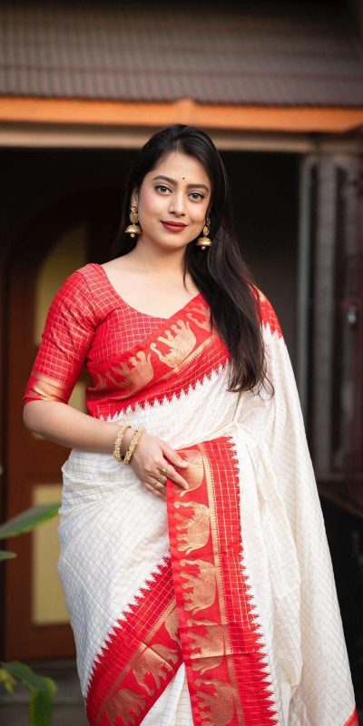 KP 5078 Red Color Soft Lichi Silk with Lace Work & Lace Border. Saree Best Price ₹1449. Delivery 4-6 Working Days. Shop now. | Designer Sarees, Embroidered Sarees, Sarees, Bollywood Sarees, Creative Sarees, Ethnic Saree, Modern Digital sarees, Party Wear Sarees