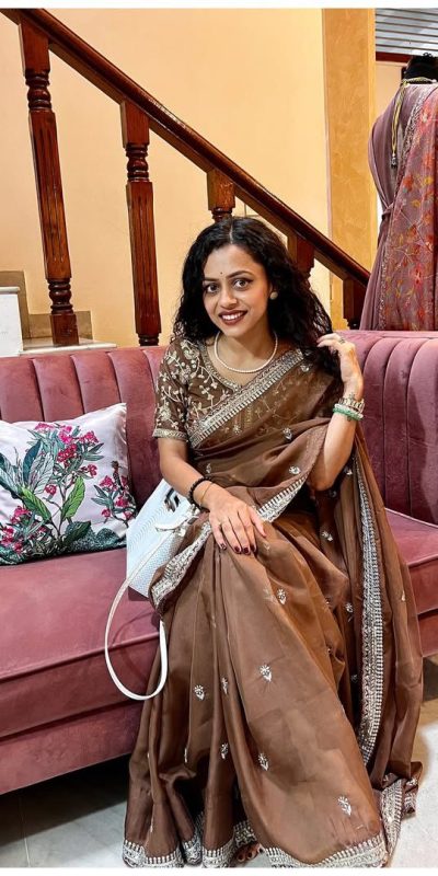 AC MAGIC CIRCLE Brown Soft Organza Saree Perfect for Wedding, Party, Haldi, Festival Celebrations, Diwali – . Grab it for ₹2099. Delivery 4-6 Working Days | Designer Sarees, Embroidered Sarees, Sarees, Bollywood Sarees, Creative Sarees, Ethnic Saree, Modern Digital sarees, Party Wear Sarees