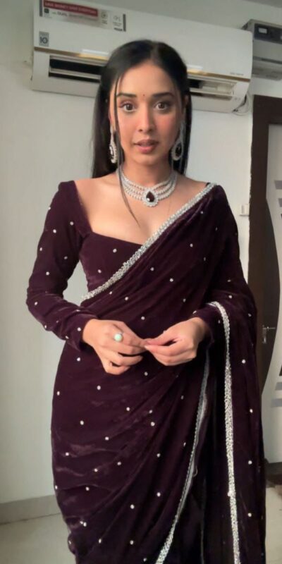 BD 1798 Wine Velvet 9000 with Revert Machine Pearl Work Saree Designer Work. Get it for ₹2049. Delivery 4-6 Working Days. Shop now. | Designer Sarees, Embroidered Sarees, Sarees, Bollywood Sarees, Creative Sarees, Ethnic Saree, Modern Digital sarees, Party Wear Sarees