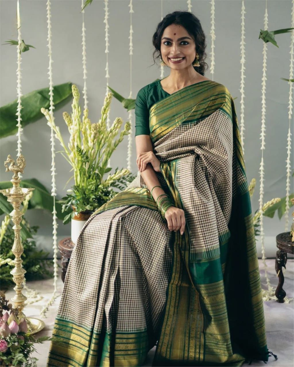 Green Soft Lichi Silk Rich Pallu Border Work Saree - Image 4