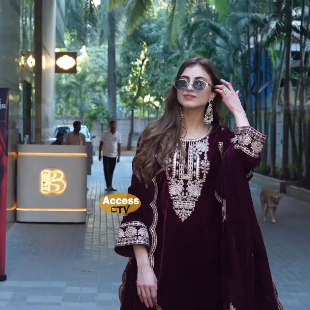 Maroon Velvet Embroidery Work Salwar Suit - Image 5