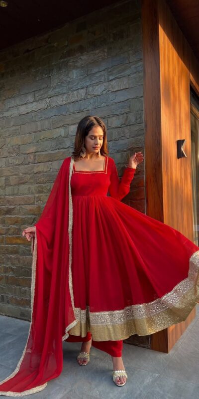 Red Blooming Gorgette Lace Work Salwar Suit