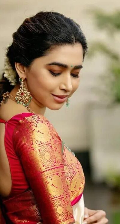 KPR 273 Off White Soft Lichi Silk Saree Perfect for Wedding, Party, Reception, Diwali, Ethnic Day – . Affordable Price ₹1449. Delivery 4-6 Working Days. | Designer Sarees, Modern Digital sarees, Sarees, Bollywood Sarees, Creative Sarees, Embroidered Sarees, Ethnic Saree, Party Wear Sarees