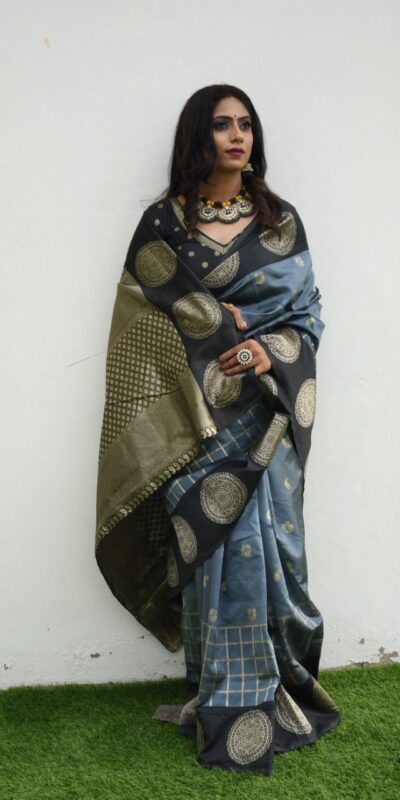 KPR 080 Grey Color Soft Lichi Silk Saree with Lace Border & Lace Work. Best Price ₹1449. Delivery 4-6 Working Days. Shop now. | Designer Sarees, Sarees, Bollywood Sarees, Creative Sarees, Embroidered Sarees, Ethnic Saree, Modern Digital sarees, Party Wear Sarees