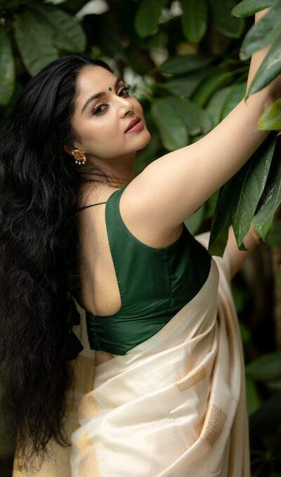 KPR 250 Off White in Soft Lichi Silk Jacquard Work Designer Work Saree . Exclusive Offer ₹1299. Delivery 4-6 Working Days. Shop now. | Designer Sarees, Modern Digital sarees, Sarees, Bollywood Sarees, Creative Sarees, Embroidered Sarees, Ethnic Saree, Party Wear Sarees