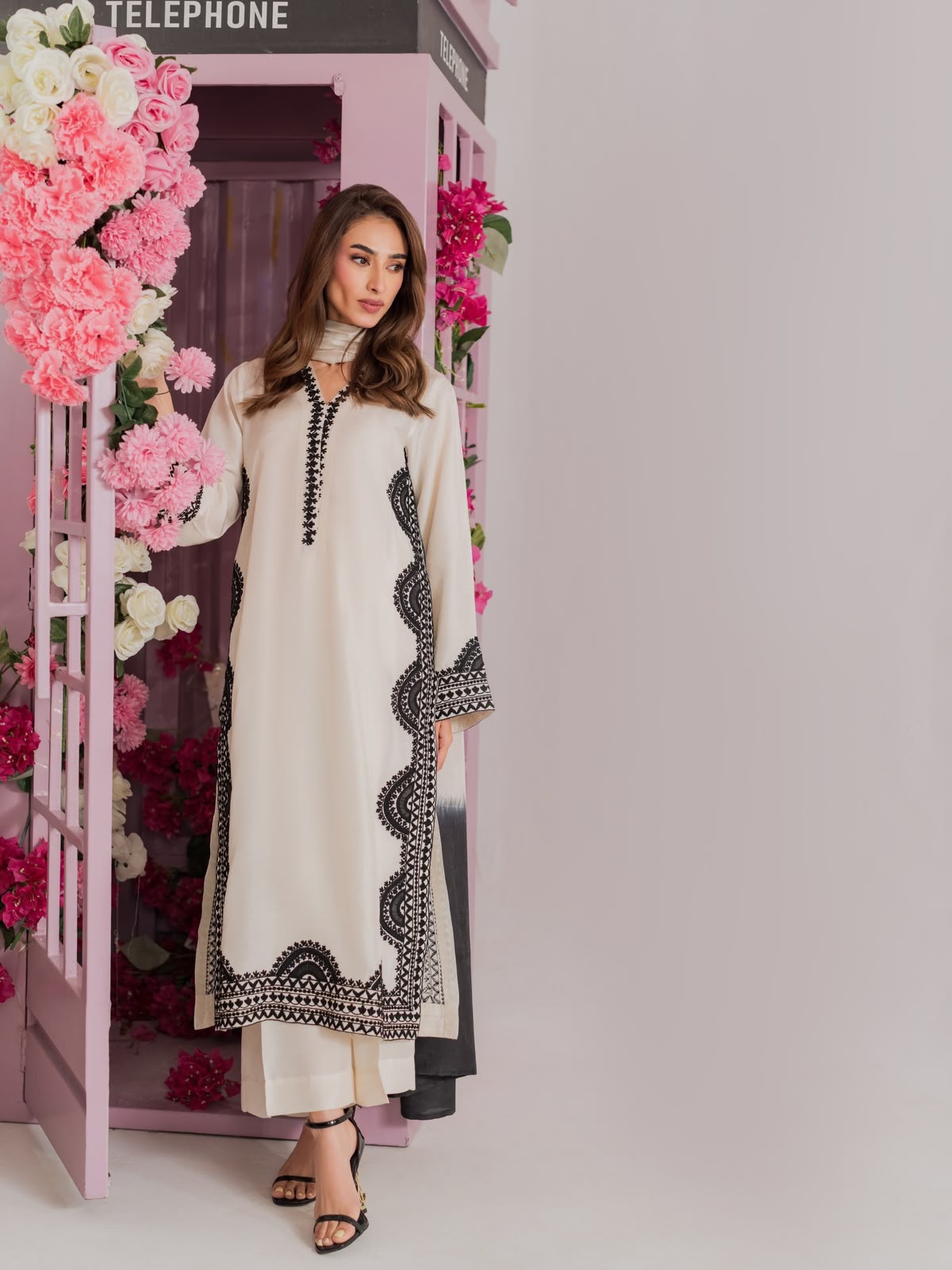 Fantastic White Biscuit Slab Thread Work Salwar Suit
