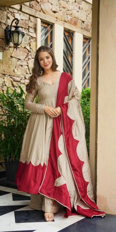 Alternative view of Lovely Off White Roman Silk Embroidery Work Gown
