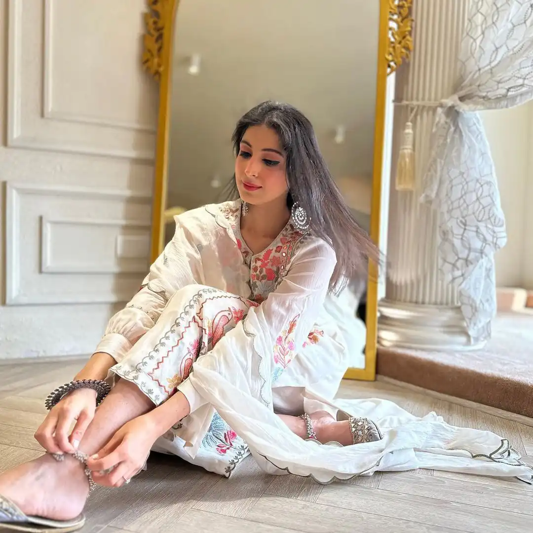 RTC 5541 White Color?Salwar Suit :?Faux Georgette Work : Embroidery Work Wedding, Traditionl Wear, Festive, Events @2099/- | Casual Suits, Jump Suits, Salwar suit, Casual Suits, Creative suits, Designer Suits, Palazzo Suits, Party Wear Suits, Patiala Suits, Straight Suits