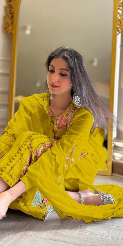 AD118 Yellow Color Georgette Embroidery Work Salwar Suit Casual, Wedding, Festive, Events Etc. Expected Delivery 4-6 Working Days @1950/- | Jump Suits, Salwar suit, Casual Suits, Creative suits, Designer Suits, Palazzo Suits, Party Wear Suits, Straight Suits