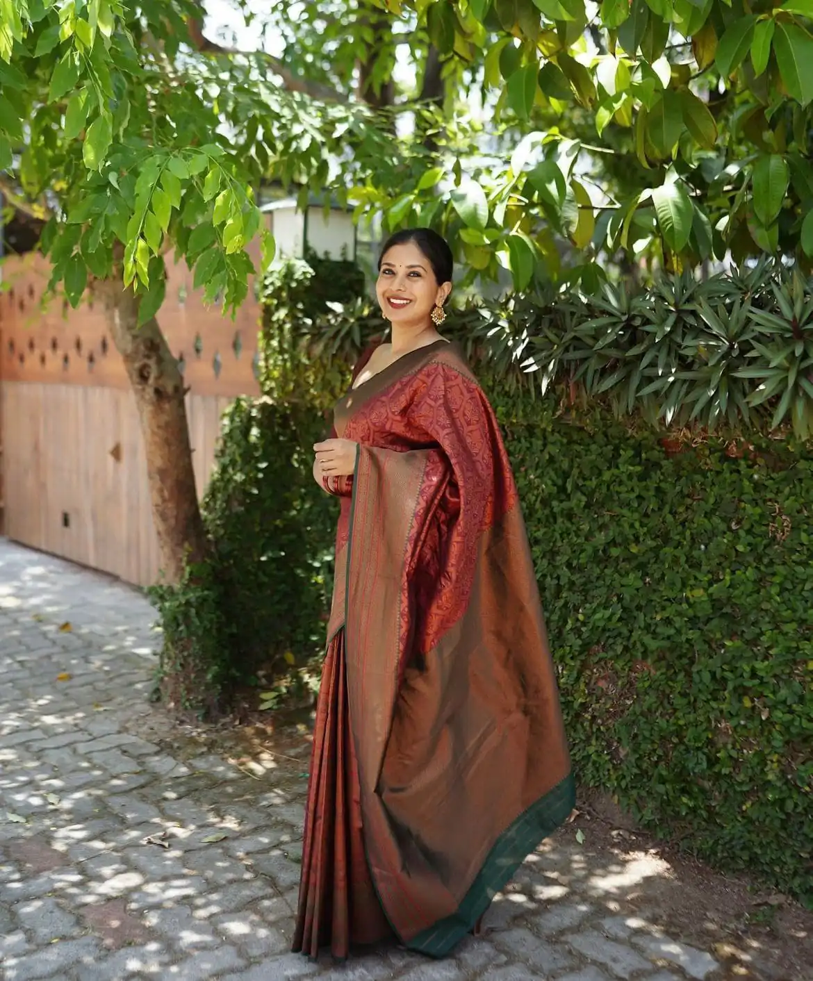 DDF SNEHA Maroon Color Soft Lichi Silk Saree With Ordinary Design Saree Casual, Party Wear, Wedding, Events Etc. Expected Delivery 4-6 Working Days 1499/- | Sarees, Bollywood Sarees, Creative Sarees, Designer Sarees, Embroidered Sarees, Ethnic Saree, Modern Digital sarees, Party Wear Sarees
