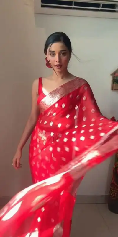 KP 5038 Red Color Soft Cotton Silk Golden Weaving Work Saree Casual, Party Wear, Wedding, Events Etc. Expected Delivery 4-6 Working Days @1549/- | Designer Sarees, Sarees, Bollywood Sarees, Creative Sarees, Embroidered Sarees, Ethnic Saree, Modern Digital sarees, Party Wear Sarees