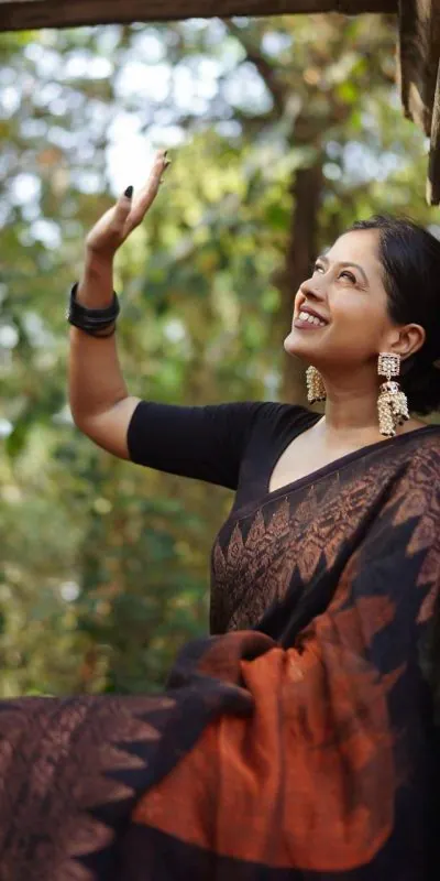 KP 5053 Black & Orange Color Soft Lilan Slab Weaving Work Saree Casual, Party Wear, Wedding, Events Etc. Expected Delivery 4-6 Working Days @1499/- | Designer Sarees, Sarees, Bollywood Sarees, Creative Sarees, Embroidered Sarees, Ethnic Saree, Modern Digital sarees, Party Wear Sarees