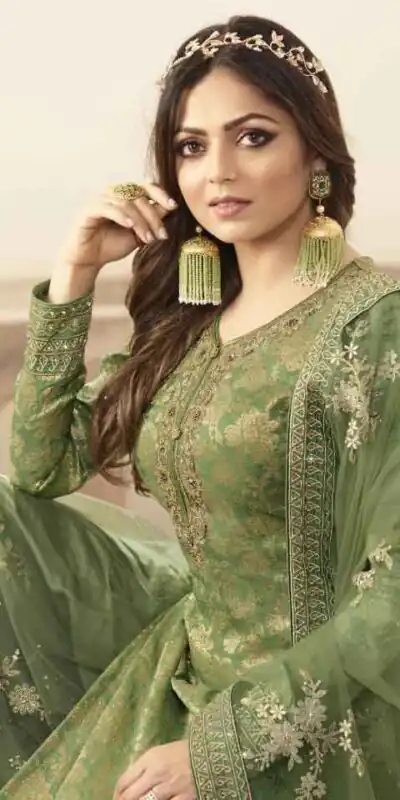 LT 5401 Green Top :- Heavy Jacquard Silk Georgette & Multi Work + Diamond Plazo :- Heavy Net & Multi Work + Diamond Rs 2499/- | Salwar suit, Casual Suits, Creative suits, Designer Suits, Palazzo Suits, Party Wear Suits, Straight Suits