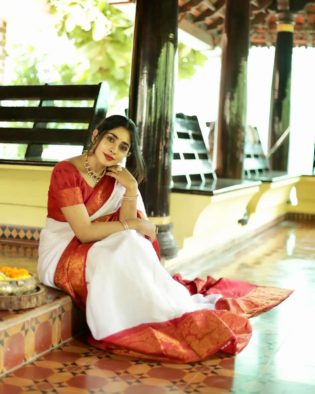 DDF White Pari White Color Soft Lichi Silk With Ordinary Design Saree Casual, Party Wear, Wedding, Events Etc. Expected Delivery 4-6 Working Days 1499/- | Sarees, Bollywood Sarees, Creative Sarees, Designer Sarees, Embroidered Sarees, Ethnic Saree, Modern Digital sarees, Party Wear Sarees