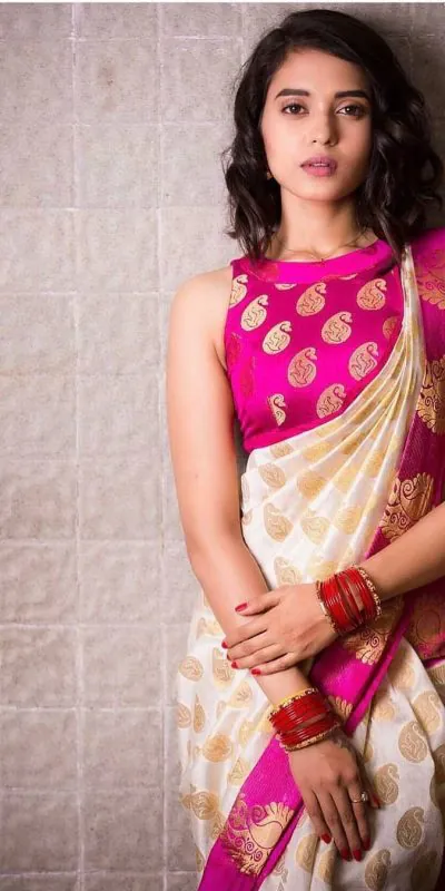 MB™️3164 Off White Color Soft Kanjivaram Pattu Jacquard Silk Saree Casual, Wedding, Party, Festival, Events, Etc. Expected Delivery 4-6 Working Days @1449/- | Designer Sarees, Sarees, Bollywood Sarees, Creative Sarees, Embroidered Sarees, Ethnic Saree, Modern Digital sarees, Party Wear Sarees