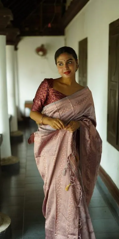 DDF 126 Cream Color Soft Lichi Silk Ordinary Design Rich Pallu Saree Casual, Party Wear, Events, Festivals Etc. Expected Delivery 4-6 Working Days 1549 | Designer Sarees, Sarees, Bollywood Sarees, Creative Sarees, Embroidered Sarees, Ethnic Saree, Modern Digital sarees, Party Wear Sarees