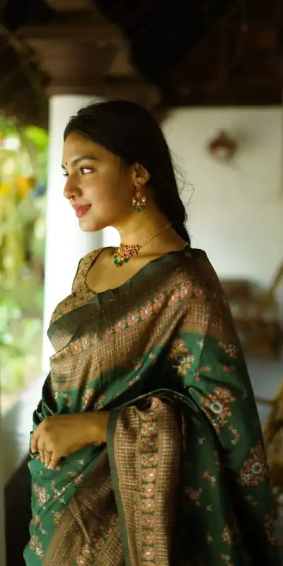 DDF 126 Green Color Soft Lichi Silk Ordinary Design Rich Pallu Saree Casual, Party Wear, Events, Festivals Etc. Expected Delivery 4-6 Working Days 1549 | Designer Sarees, Sarees, Bollywood Sarees, Creative Sarees, Embroidered Sarees, Ethnic Saree, Modern Digital sarees, Party Wear Sarees