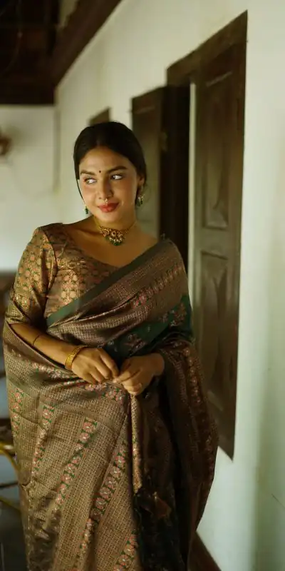 DDF 126 Green Color Soft Lichi Silk Ordinary Design Rich Pallu Saree Casual, Party Wear, Events, Festivals Etc. Expected Delivery 4-6 Working Days 1549 | Designer Sarees, Sarees, Bollywood Sarees, Creative Sarees, Embroidered Sarees, Ethnic Saree, Modern Digital sarees, Party Wear Sarees