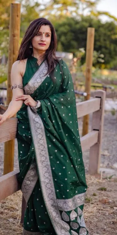 KP 5064 Green Color Soft Lichi Silk Cloth Beautiful Rich Pallu Saree Casual, Party Wear, Wedding, Events Etc.   Expected Delivery 4-6 Working Days @ 1399/- | Designer Sarees, Sarees, Bollywood Sarees, Creative Sarees, Embroidered Sarees, Ethnic Saree, Modern Digital sarees, Party Wear Sarees