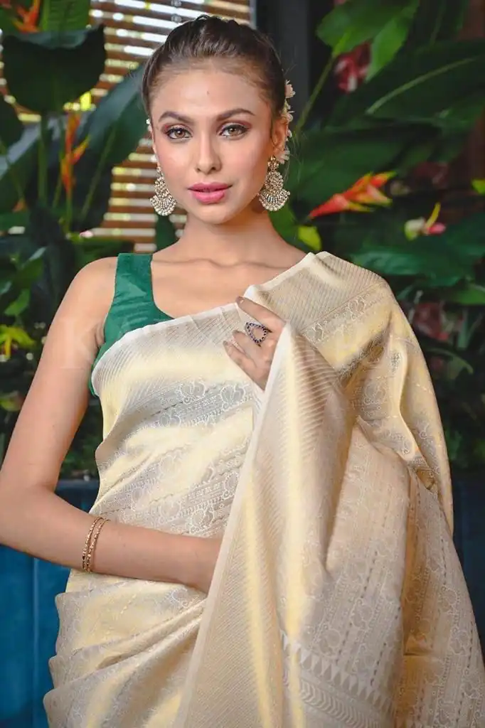KP 5054  White Color Soft Lichi Silk Jacquard Rich Pallu Saree Casual, Party Wear, Wedding, Events Etc. Expected Delivery 4-6 Working Days @1349/- | Designer Sarees, Sarees, Bollywood Sarees, Creative Sarees, Embroidered Sarees, Ethnic Saree, Modern Digital sarees, Party Wear Sarees