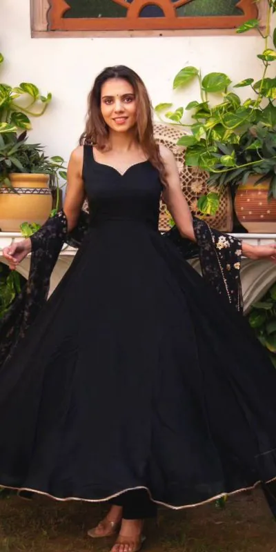 SRK 5128 Black Color Heavy Faux Georgette With Fully Flair Salwar Suit Wedding, Party, Festive, Events Expected Delivery 4-6 Working Days @ 1899/- | Casual Suits, Jump Suits, Salwar suit, Creative suits, Designer Suits, Palazzo Suits, Party Wear Suits, Patiala Suits, Straight Suits
