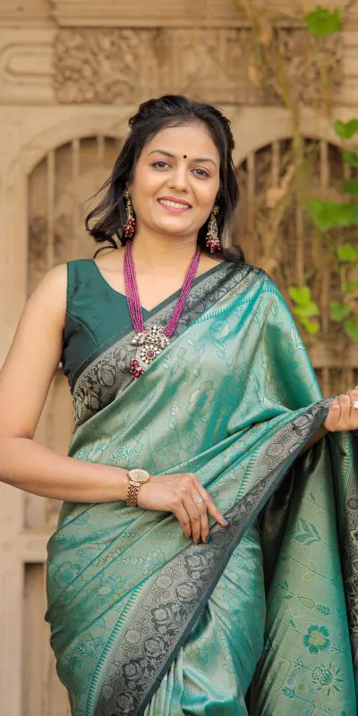 GK kanjivaram Peacock Green Color Soft Kanjivaram Beautiful Rich Pallu Jacquard Saree Events Casual Wedding Festive Expected Delivery  4-6 Working Days @1999 | Designer Sarees, Sarees, Bollywood Sarees, Creative Sarees, Embroidered Sarees, Ethnic Saree, Modern Digital sarees, Party Wear Sarees