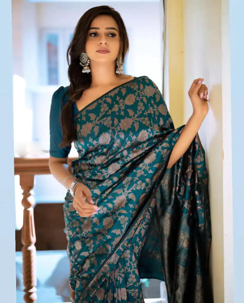 DDH RIYA Peacock Blue Color Soft Lichi Silk Ordinary Design Saree Events Casual, Wedding, Festive, Events Etc. Expected Delivery  4-6 Working Days @1499/- | Designer Sarees, Sarees, Bollywood Sarees, Creative Sarees, Embroidered Sarees, Ethnic Saree, Modern Digital sarees, Party Wear Sarees