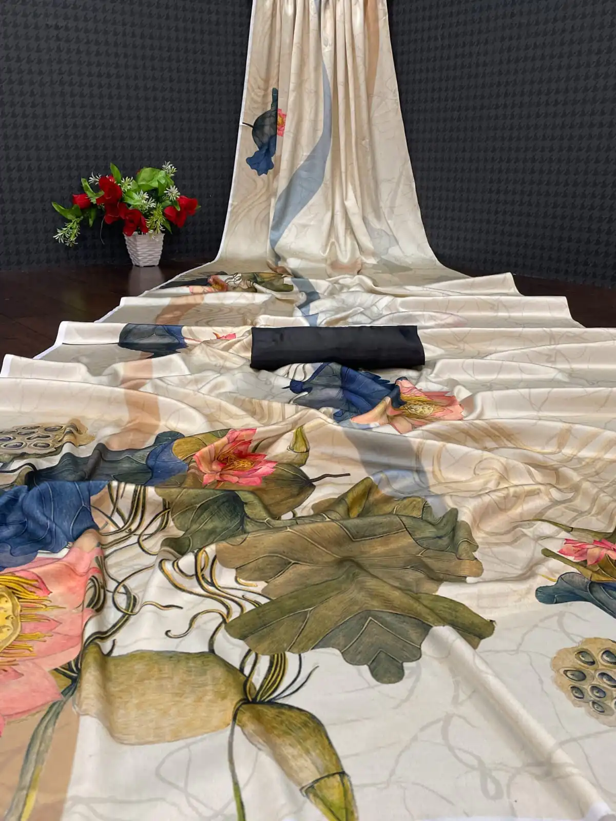 Veechis 6001 Golden Heavy Devsena Soft Silk Saree Digital Print Saree Casual, Party , Festive, Events Etc. Expected Delivery 4-6 Working Days @1499 | Designer Sarees, Sarees, Bollywood Sarees, Creative Sarees, Embroidered Sarees, Modern Digital sarees, Party Wear Sarees