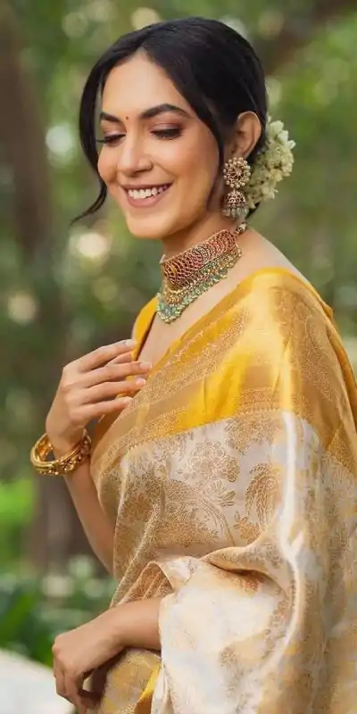 KP 5068 Golden Color Soft Lichi Silk Cloth Beautiful Rich Pallu Saree Casual, Party, Wedding, Festive, Events Etc.  Expected Delivery  4-6 Working Days @1449/ | Designer Sarees, Embroidered Sarees, Sarees, Bollywood Sarees, Creative Sarees, Ethnic Saree, Modern Digital sarees, Party Wear Sarees