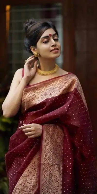 KP 4012 Maroon Color Soft Lichi Silk Cloth Beautiful Rich Pallu Saree Casual, Party Wear, Wedding, Events Etc.   Expected Delivery 4-6 Working Days @ 1349 | Designer Sarees, Embroidered Sarees, Sarees, Bollywood Sarees, Creative Sarees, Ethnic Saree, Modern Digital sarees, Party Wear Sarees