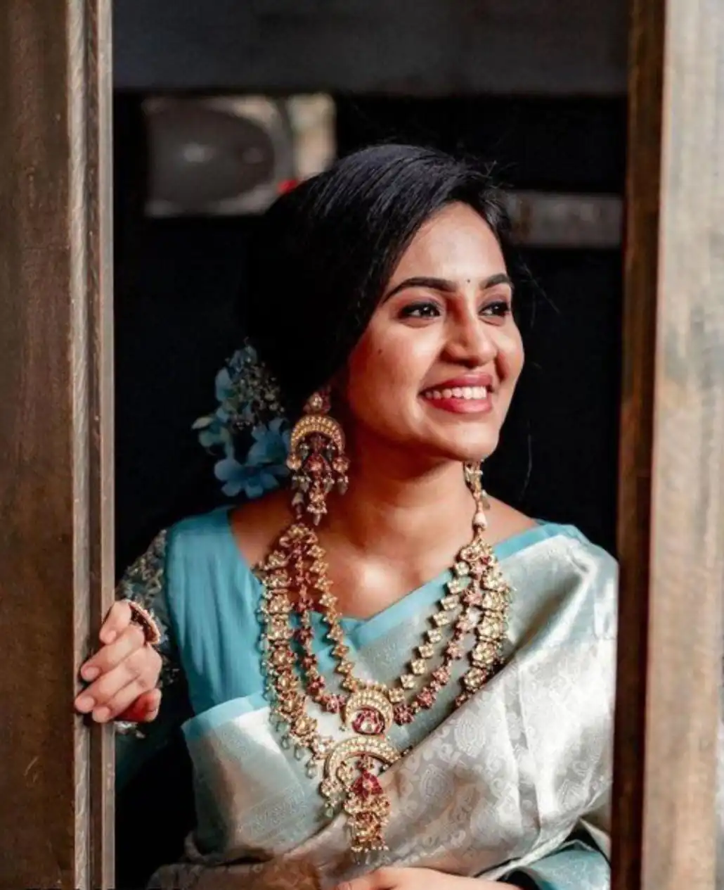ES 8161 Silver Color Soft Lichi Silk Butti Work Saree Casual, Wedding, Party, Festive, Events Etc. Expected Delivery 4-6 Working Days @1499/- | Designer Sarees, Embroidered Sarees, Sarees, Bollywood Sarees, Creative Sarees, Ethnic Saree, Modern Digital sarees, Party Wear Sarees