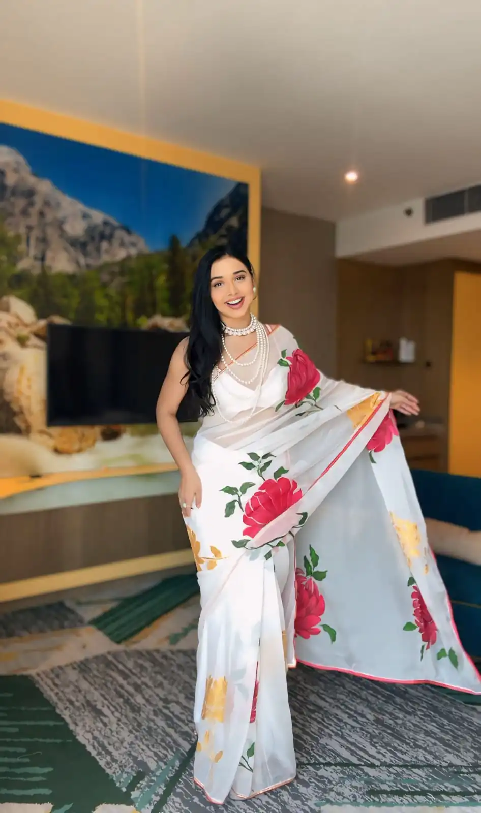  SC 264 White Color Pure Soft Georgette Silk Design All Over Saree , Party Wear, Events, Festivals Expected Delivery 4-6 Working Days 1599/- | Designer Sarees, Sarees, Bollywood Sarees, Creative Sarees, Embroidered Sarees, Ethnic Saree, Modern Digital sarees, Party Wear Sarees