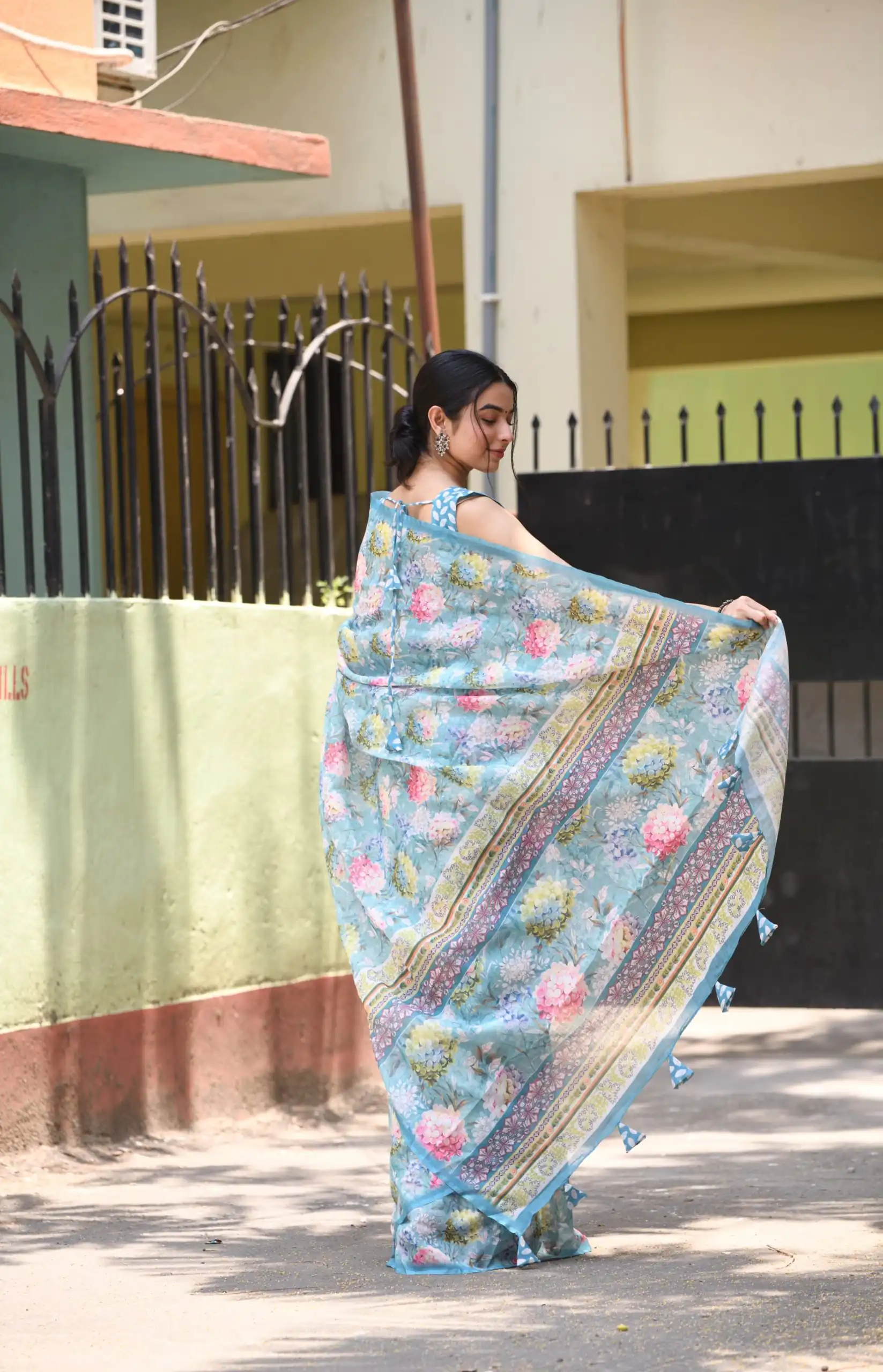 Veechis 110 Blue Color Linen Beautiful Digital Printed Work Saree Casual, Party Festive, Events. Expected Delivery 4-6 Working Days @1549/- | Designer Sarees, Sarees, Bollywood Sarees, Creative Sarees, Embroidered Sarees, Modern Digital sarees, Party Wear Sarees