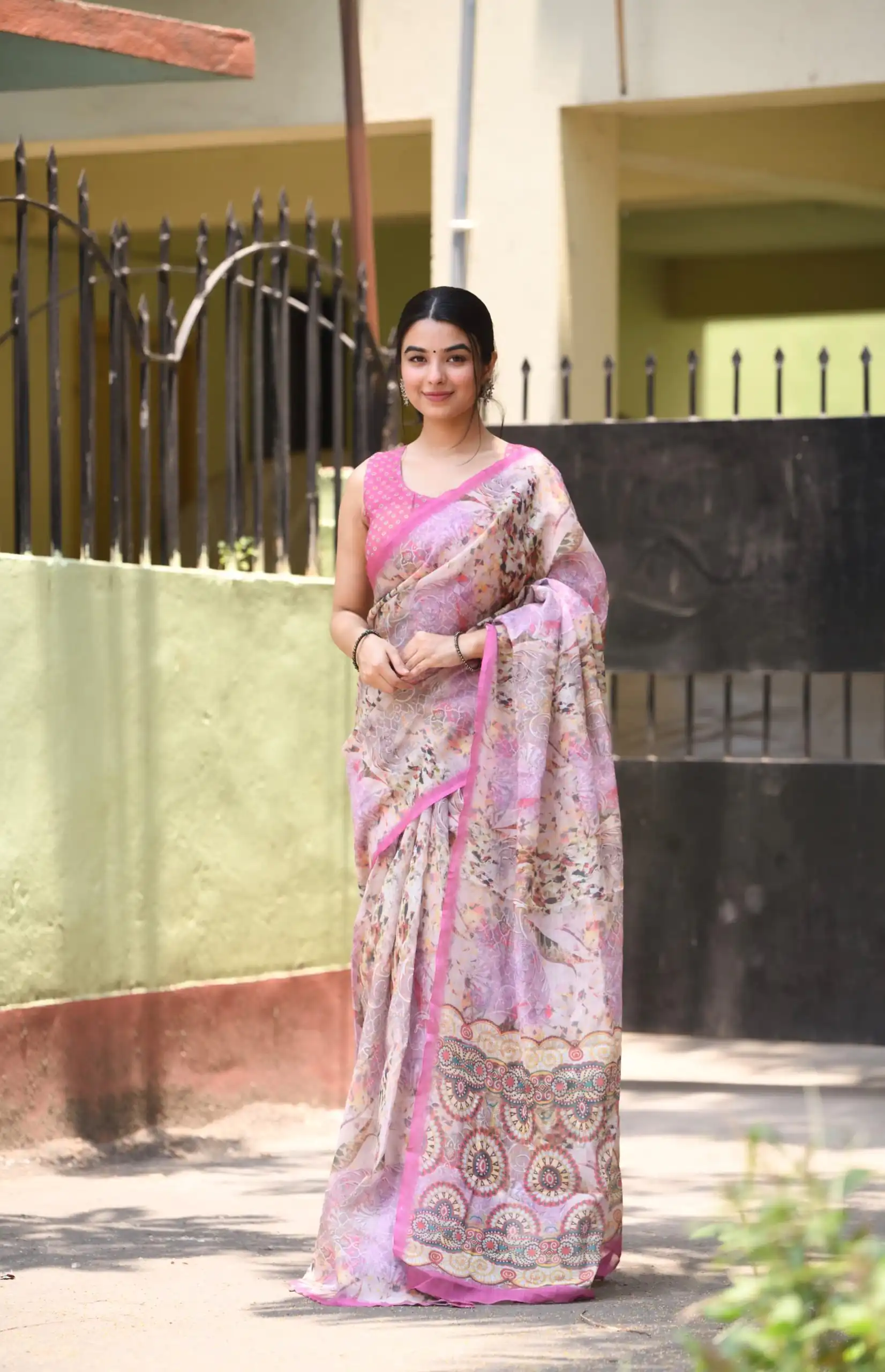 Veechis 110 Pink Color Linen Beautiful Digital Printed Work Saree Casual, Party Festive, Events. Expected Delivery 4-6 Working Days @1549/- | Designer Sarees, Sarees, Bollywood Sarees, Creative Sarees, Embroidered Sarees, Modern Digital sarees, Party Wear Sarees