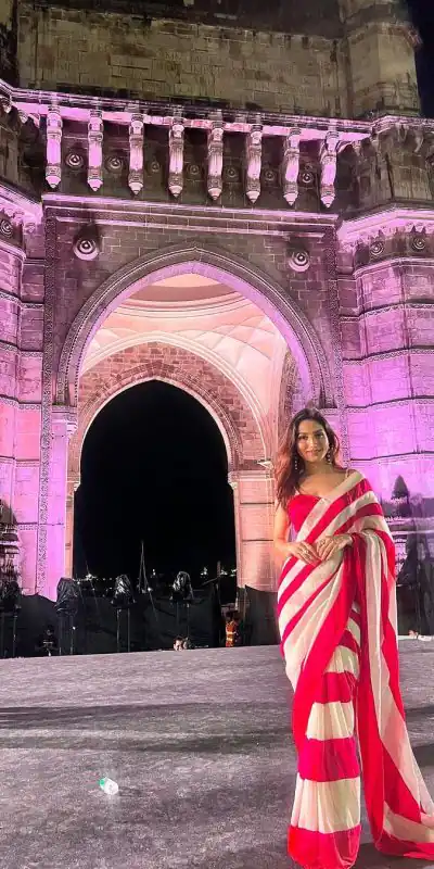 JM Donalbisht Red & Golden Color Satin Silk Lining Design Saree, Party Wear, Events, Festivals Expected Delivery 4-6 Working Days 1499/- | Designer Sarees, Sarees, Bollywood Sarees, Creative Sarees, Embroidered Sarees, Ethnic Saree, Modern Digital sarees, Party Wear Sarees