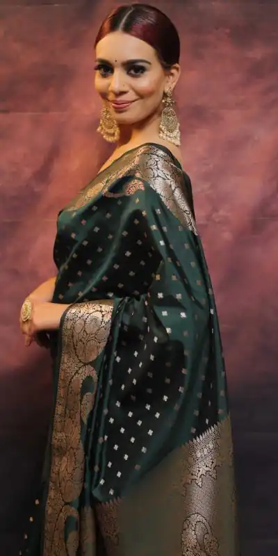 MS 443 Green Color Soft Lichi Silk Beautiful Rich Pallu All Over Saree Casual, Party Wear, Wedding, Events, Etc. Expected Delivery 4-6 Working Days 1399/- | Designer Sarees, Sarees, Bollywood Sarees, Creative Sarees, Embroidered Sarees, Ethnic Saree, Modern Digital sarees, Party Wear Sarees